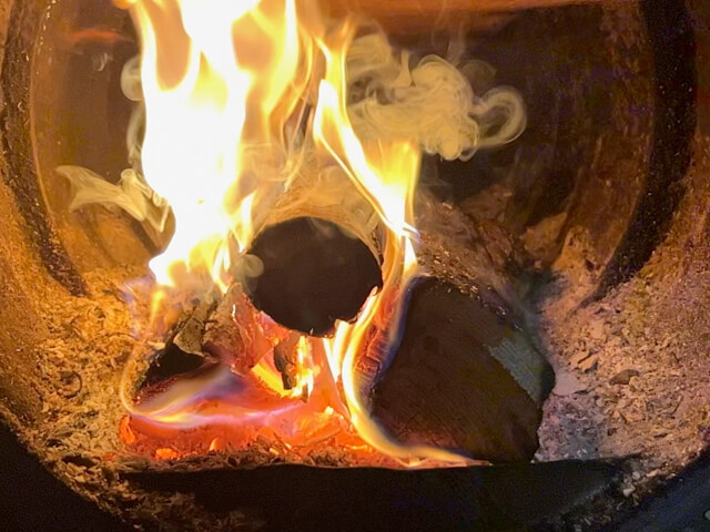 薪ストーブの炎