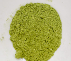 葉を乾燥させると長期保存できる。乾燥させた後、ミルなどで粉末にしておくと使いやすくて便利