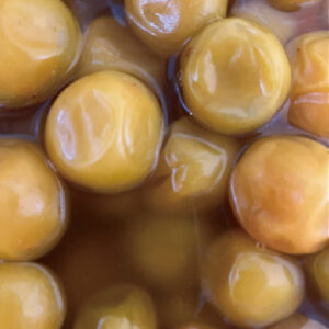 「越生べに梅」の梅干し。皮が薄いので口当たりがよい